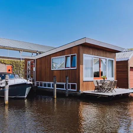 Houseboat With Dishwasher, Close To Amsterdam Feriehus