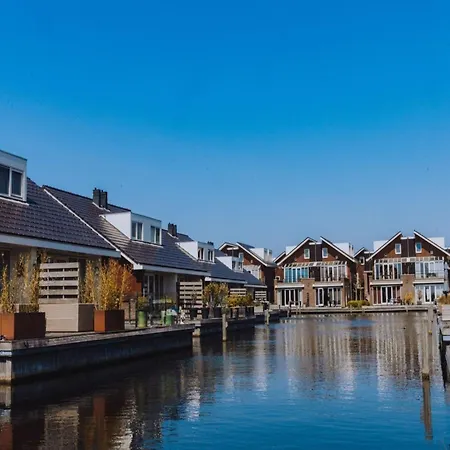 Houseboat With Dishwasher, Close To Amsterdam Uitgeest