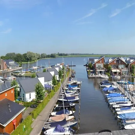 Feriehus Houseboat With Dishwasher, Close To Amsterdam Uitgeest