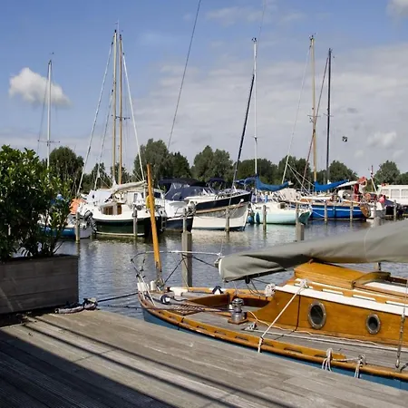 Houseboat With Dishwasher, Close To Amsterdam Uitgeest