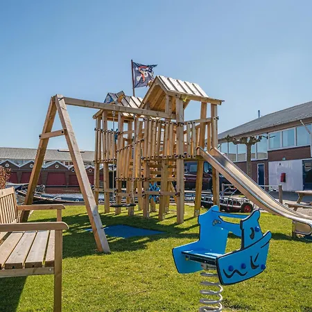 Houseboat In Netherlands With Private Dock 度假居 Uitgeest